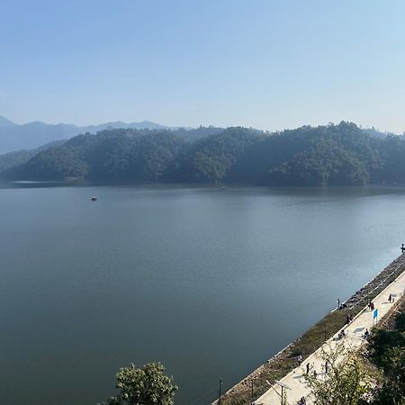 Tranquil Water Guest House Pokhara Eksteriør billede